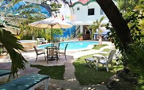 Love'S Beach & Dive Resort